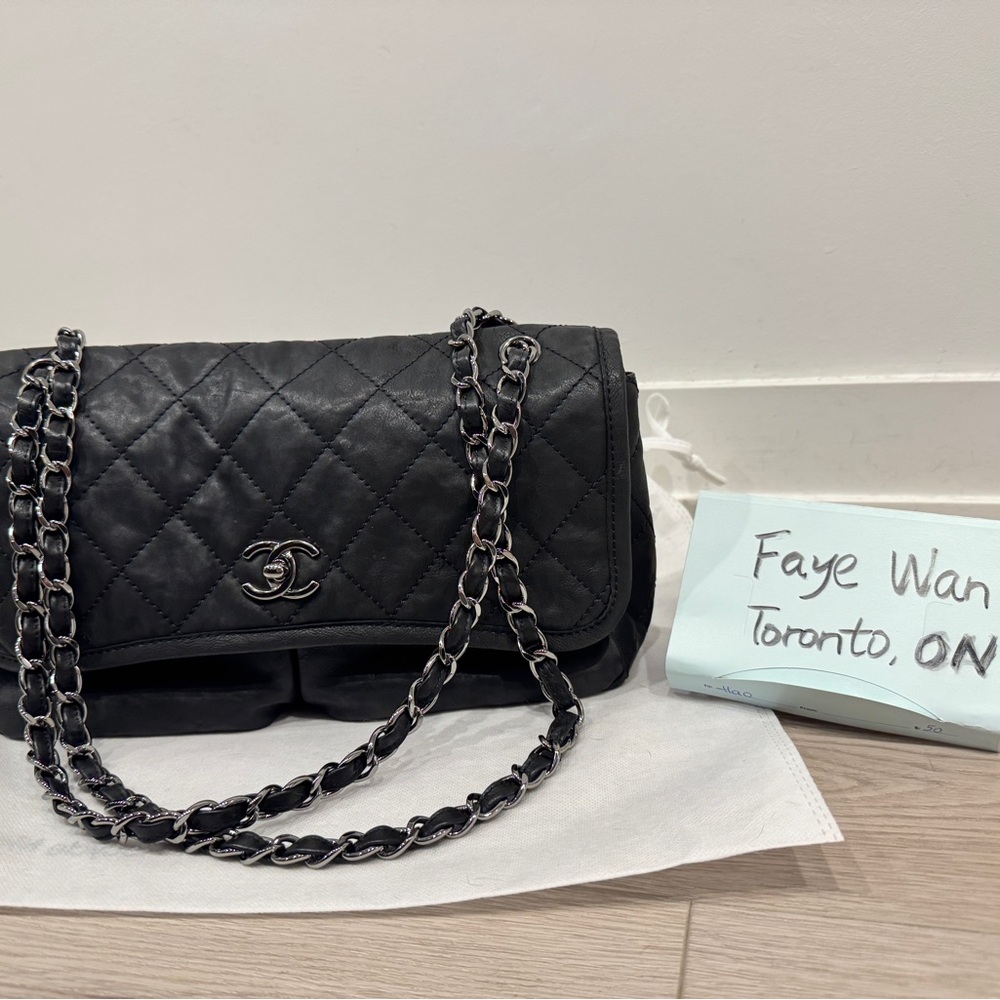 Chanel black calfskin natural beauty classic flap bag